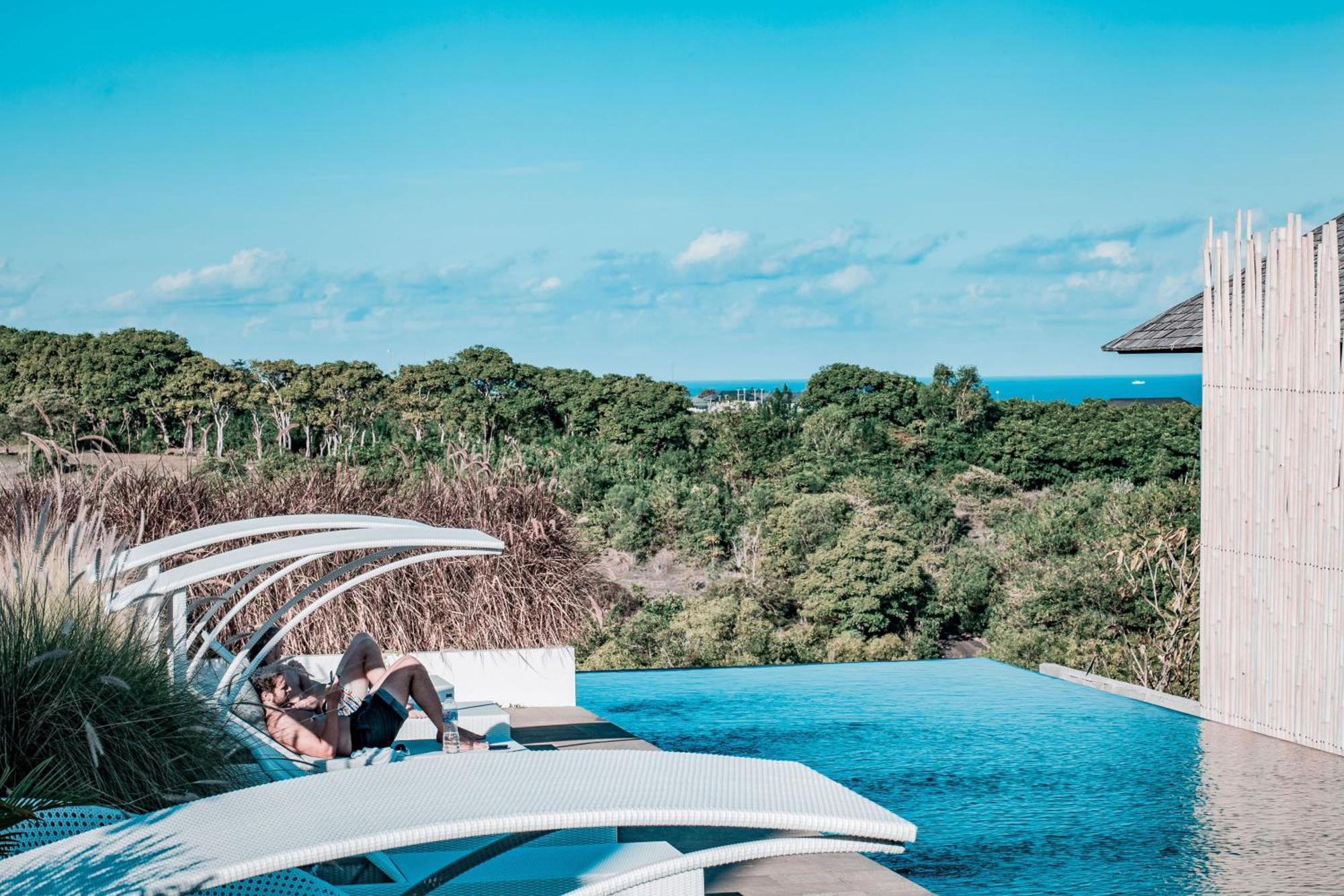Salty Breeze Bali Hotel Ungasan  Exterior photo